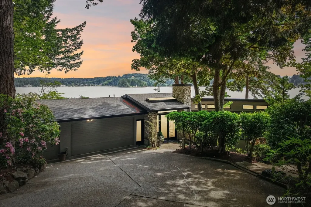 7602 Fairwind Lane NW Gig Harbor WA 98335