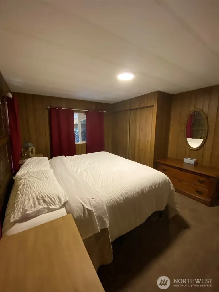 70 N Colony Surf Drive Lilliwaup WA 98555