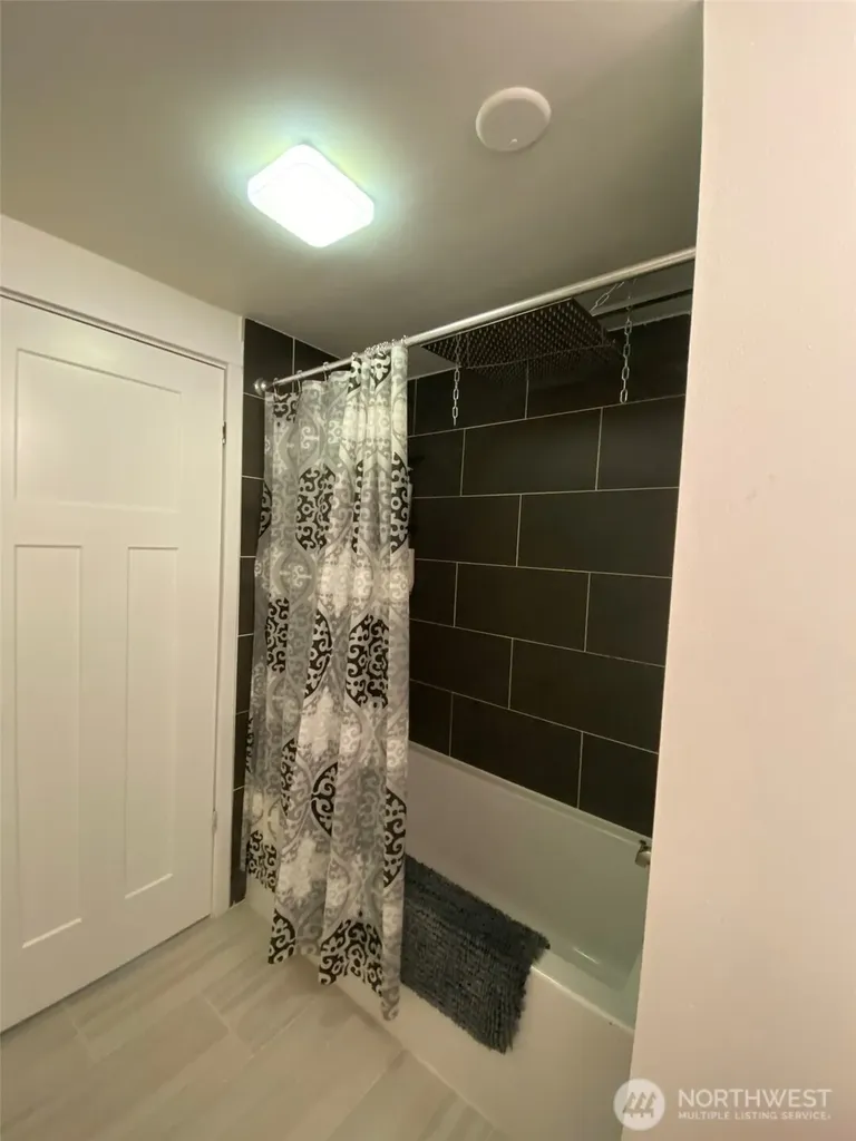 70 N Colony Surf Drive Lilliwaup WA 98555