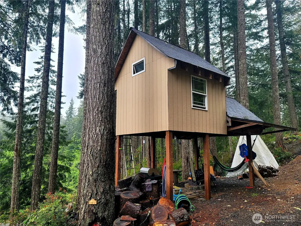 70 N Colony Surf Drive Lilliwaup WA 98555