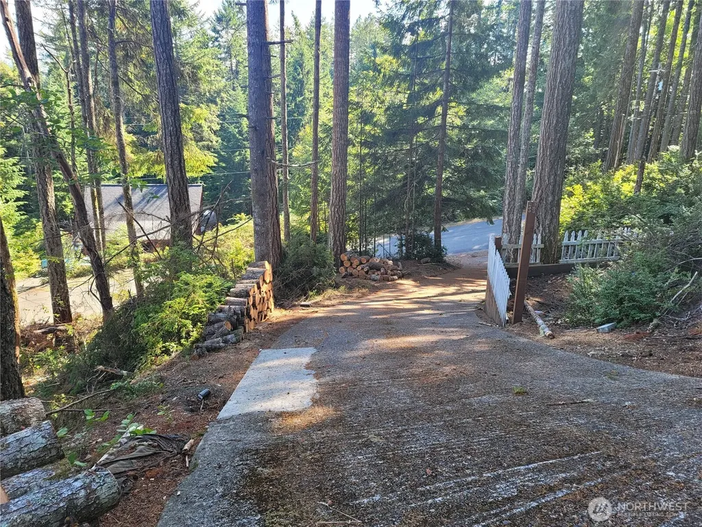 70 N Colony Surf Drive Lilliwaup WA 98555