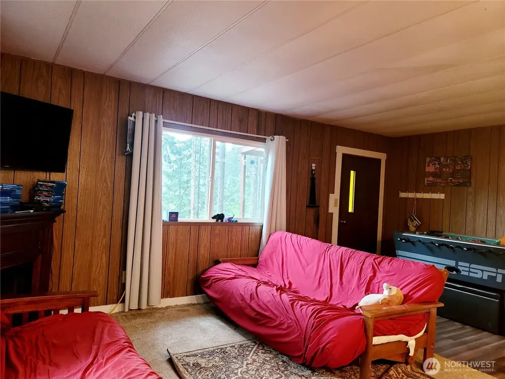 70 N Colony Surf Drive Lilliwaup WA 98555