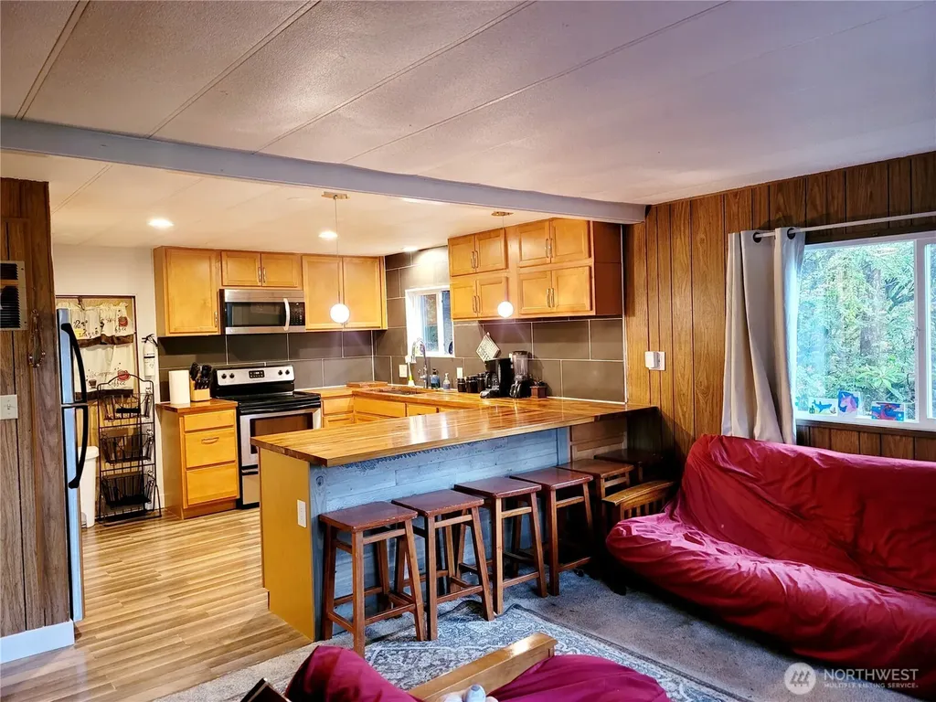 70 N Colony Surf Drive Lilliwaup WA 98555
