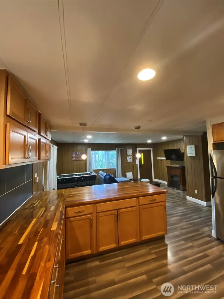 70 N Colony Surf Drive Lilliwaup WA 98555