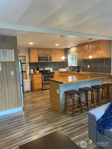 70 N Colony Surf Drive Lilliwaup WA 98555