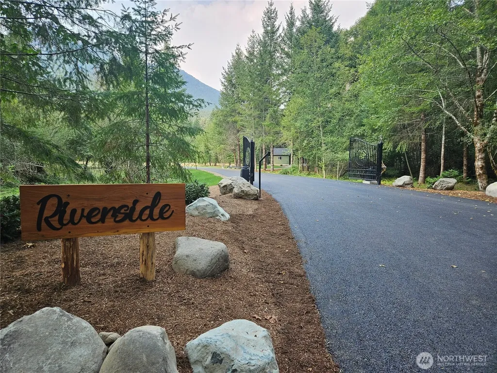 131 Campfire Lane Packwood WA 98361