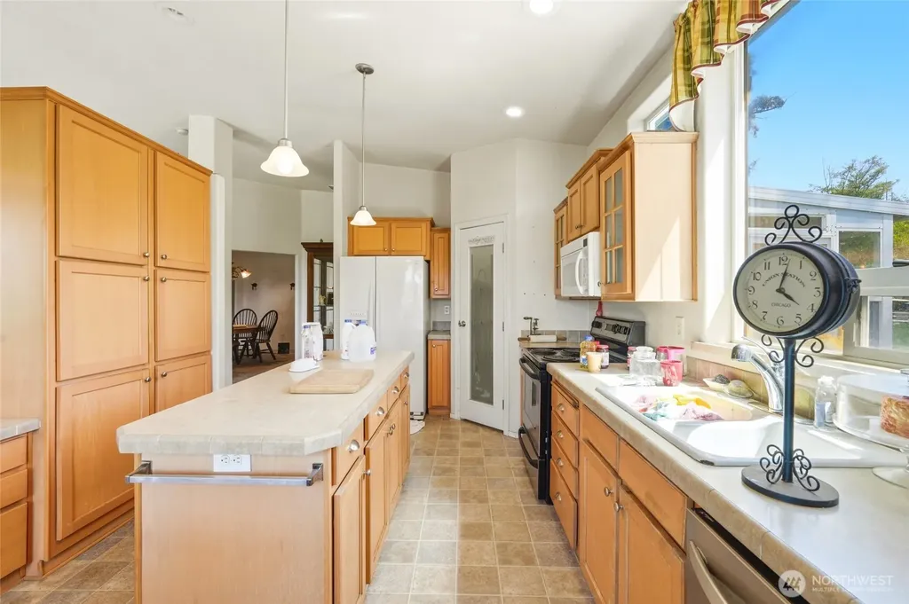 162 W Frostad Road Oak Harbor WA 98277