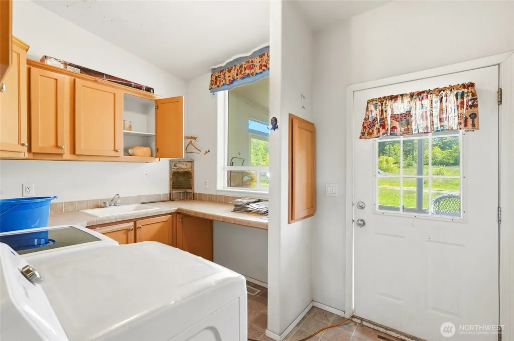 162 W Frostad Road Oak Harbor WA 98277