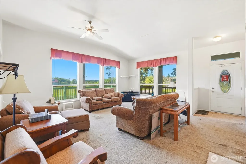 162 W Frostad Road Oak Harbor WA 98277