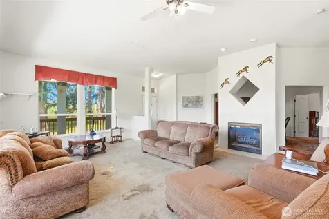162 W Frostad Road Oak Harbor WA 98277