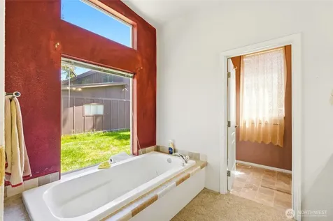 162 W Frostad Road Oak Harbor WA 98277