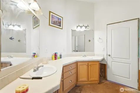 162 W Frostad Road Oak Harbor WA 98277