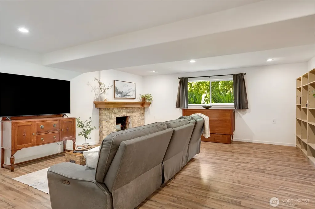 19026 63rd Street E Lake Tapps WA 98391