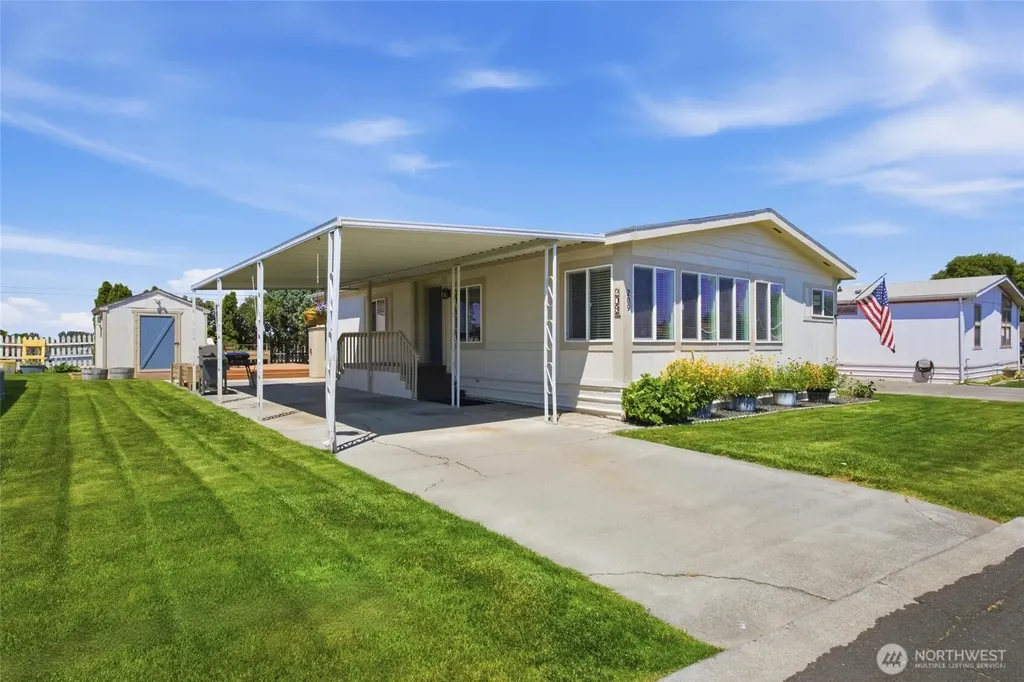 2240 W Broadway Avenue Moses Lake WA 98837