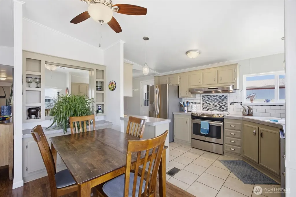 2240 W Broadway Avenue Moses Lake WA 98837