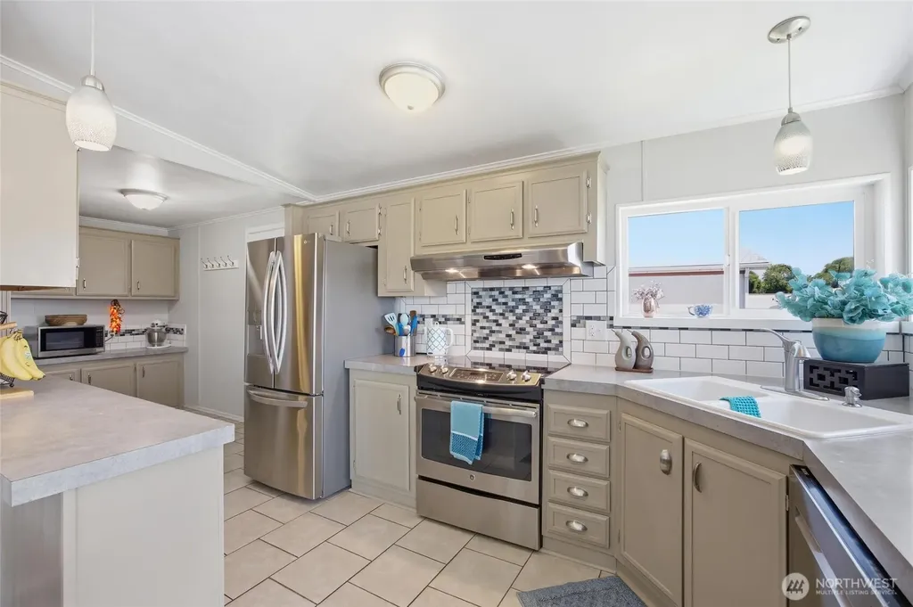 2240 W Broadway Avenue Moses Lake WA 98837
