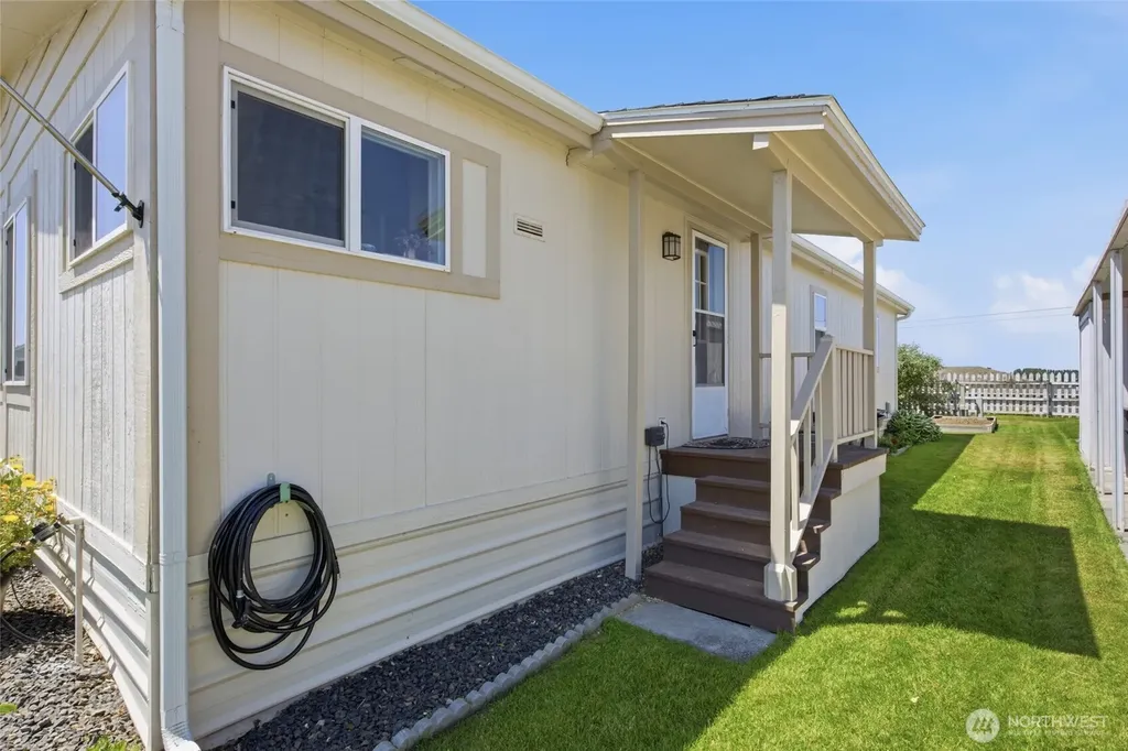 2240 W Broadway Avenue Moses Lake WA 98837
