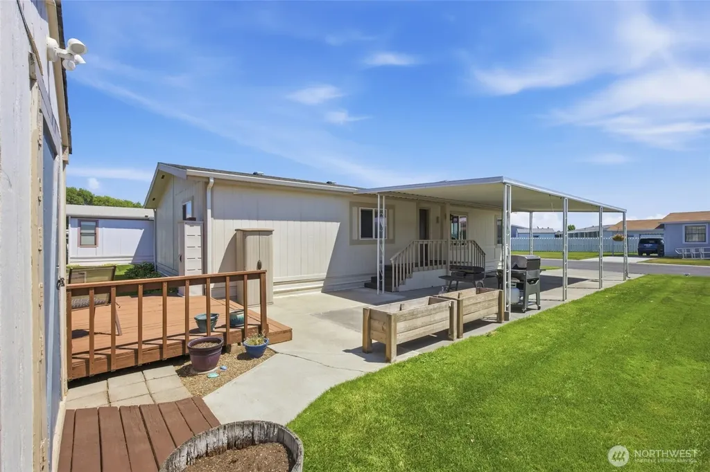 2240 W Broadway Avenue Moses Lake WA 98837