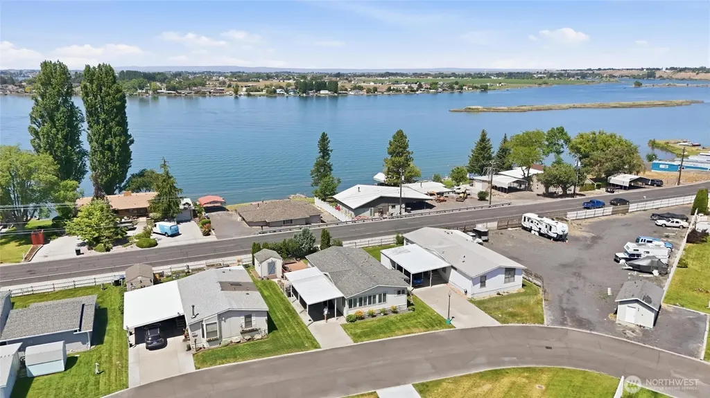 2240 W Broadway Avenue Moses Lake WA 98837