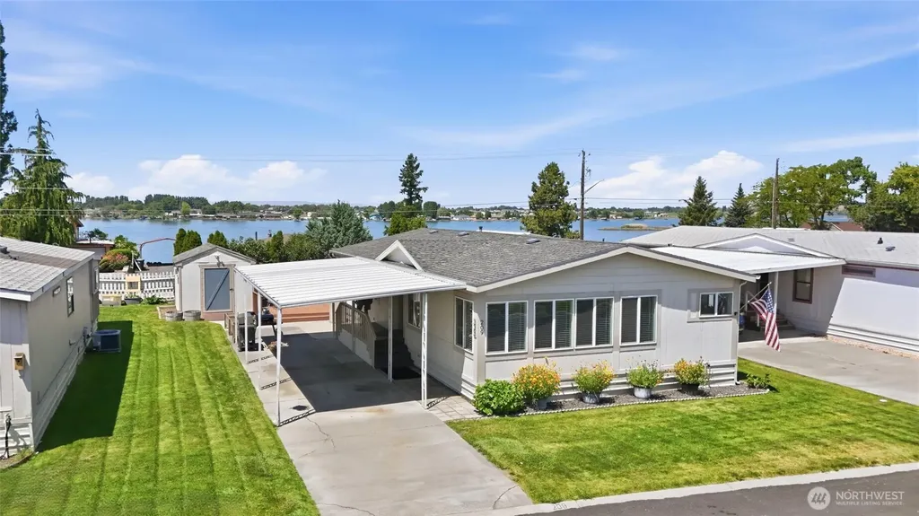 2240 W Broadway Avenue Moses Lake WA 98837