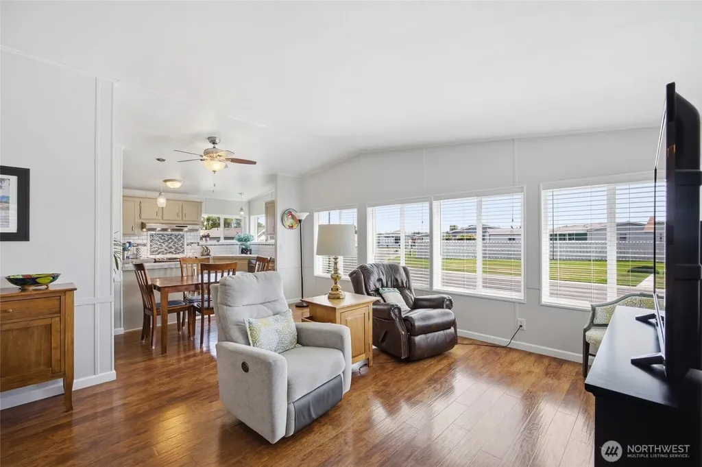 2240 W Broadway Avenue Moses Lake WA 98837