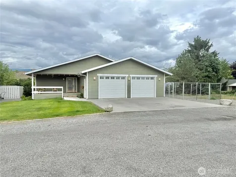 727 Kenwood Street Omak WA 98841
