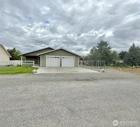 727 Kenwood Street Omak WA 98841