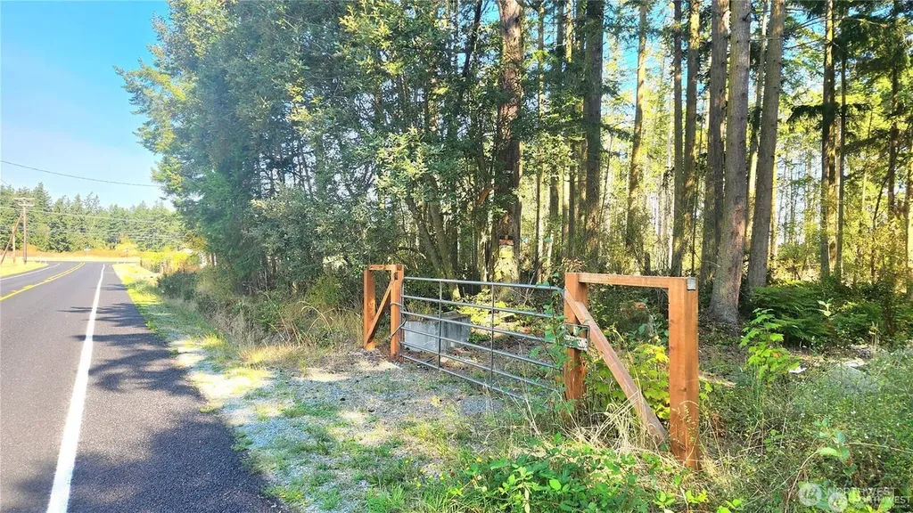 1976 Boon Road Oak Harbor WA 98277