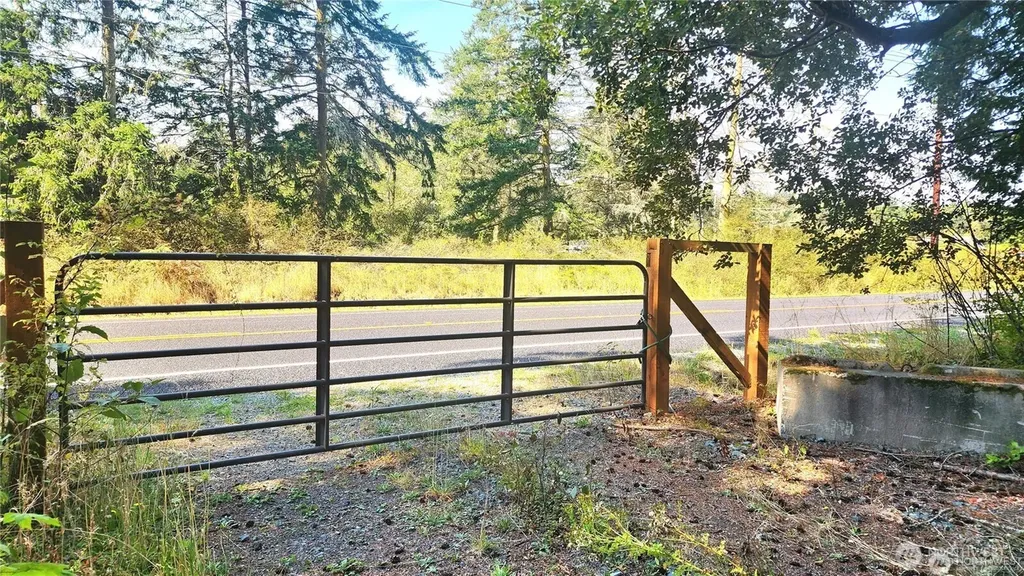 1976 Boon Road Oak Harbor WA 98277