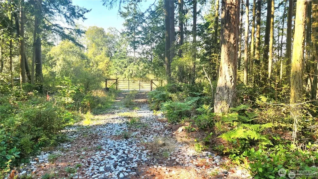 1976 Boon Road Oak Harbor WA 98277