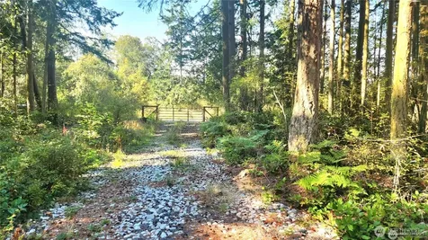 1976 Boon Road Oak Harbor WA 98277