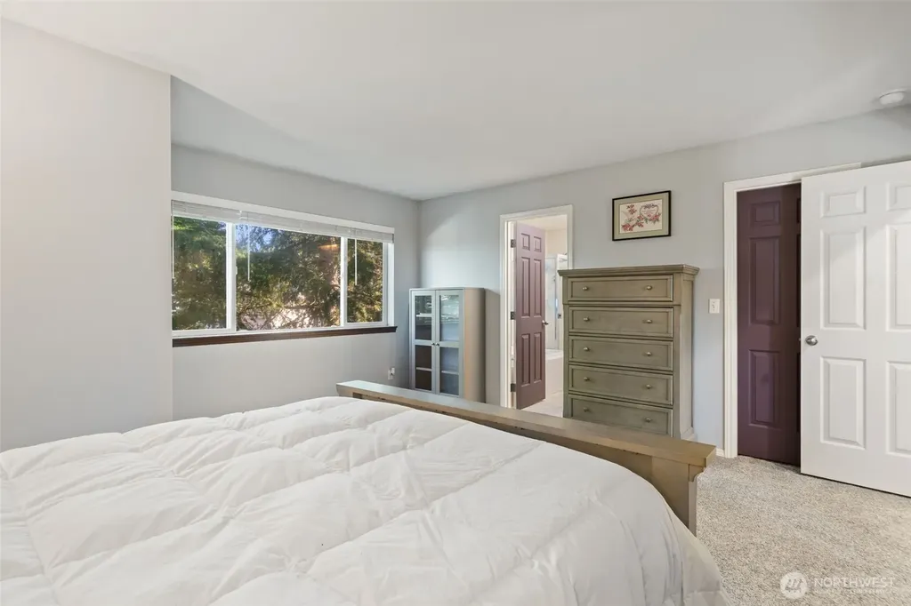 4851 NW Walgren Drive Silverdale WA 98383
