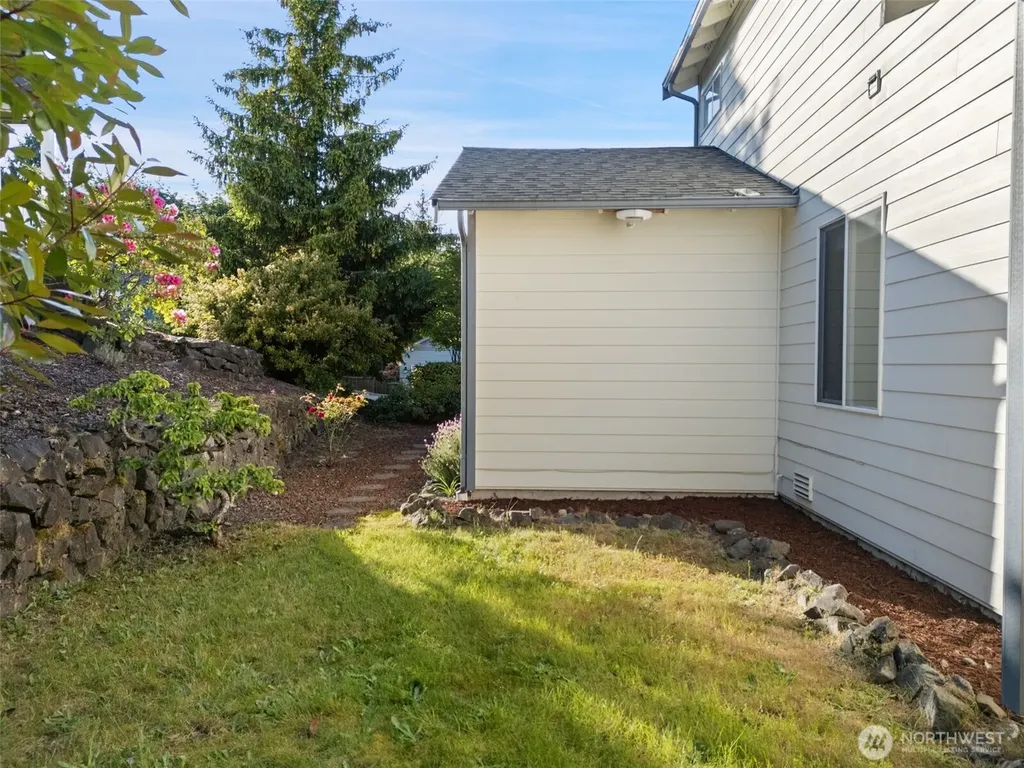 4851 NW Walgren Drive Silverdale WA 98383