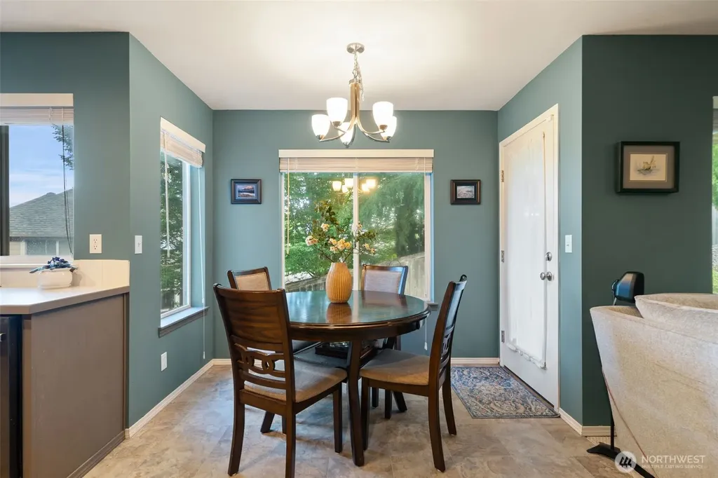 4851 NW Walgren Drive Silverdale WA 98383