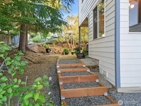 4851 NW Walgren Drive Silverdale WA 98383