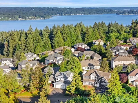4851 NW Walgren Drive Silverdale WA 98383