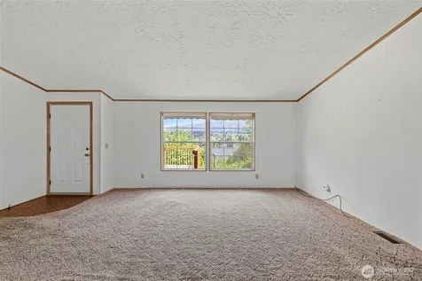 18206 W Big Lake Boulevard Mount Vernon WA 98274