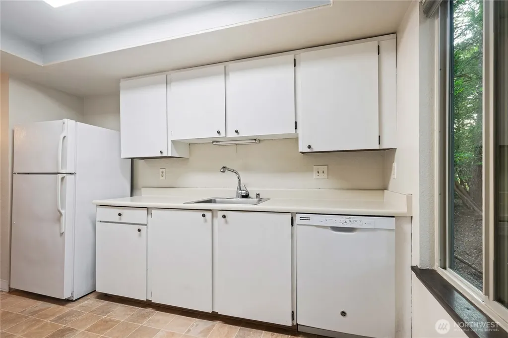 8601 Zircon Drive SW Lakewood WA 98498