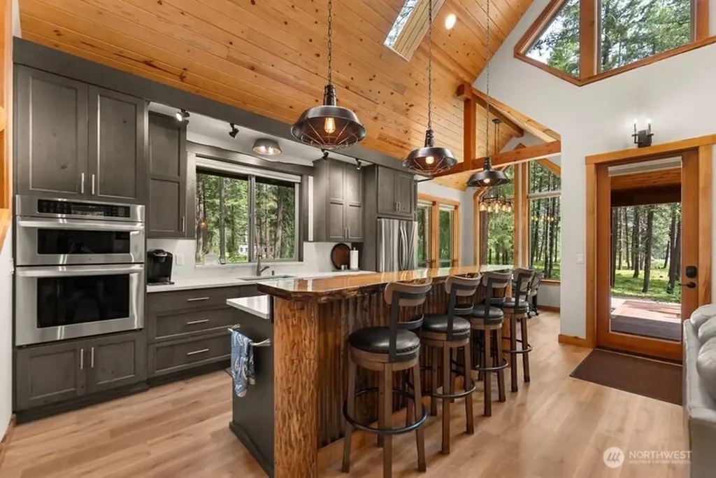 58 Liberty Lane Winthrop WA 98862
