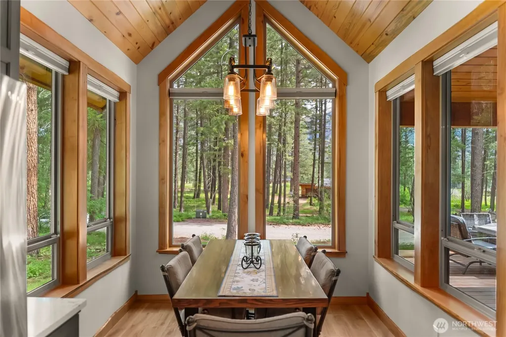 58 Liberty Lane Winthrop WA 98862