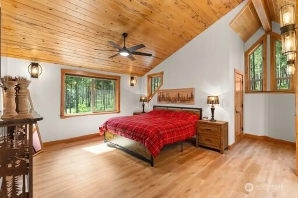 58 Liberty Lane Winthrop WA 98862