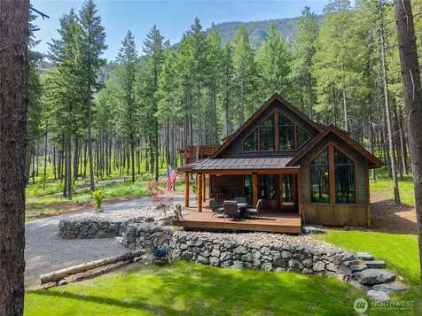 58 Liberty Lane Winthrop WA 98862