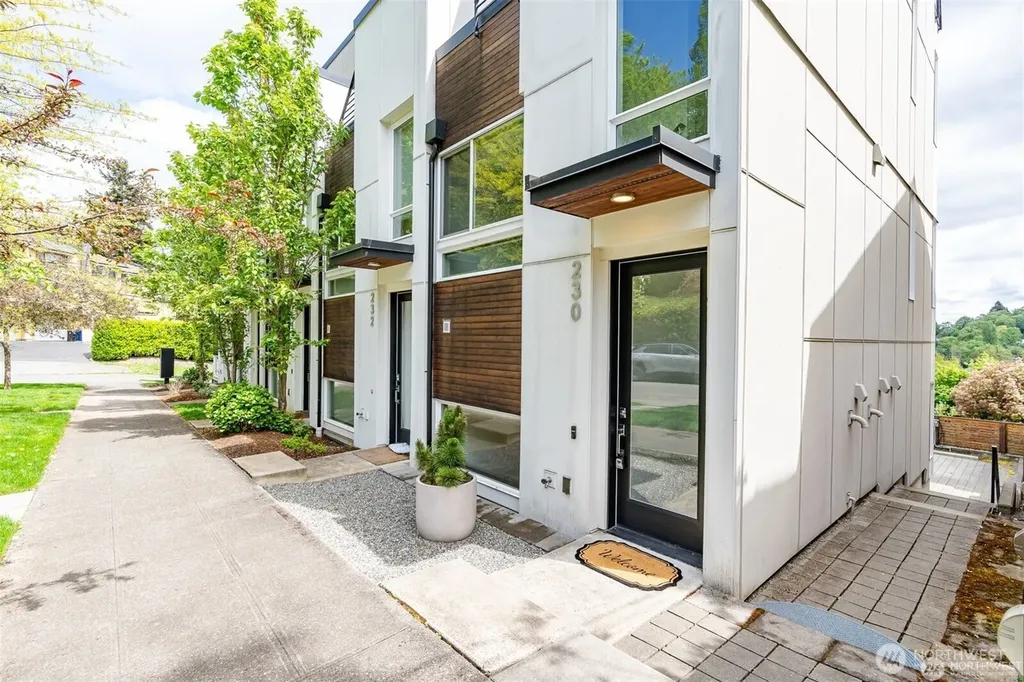 230 26th Avenue E Seattle WA 98112