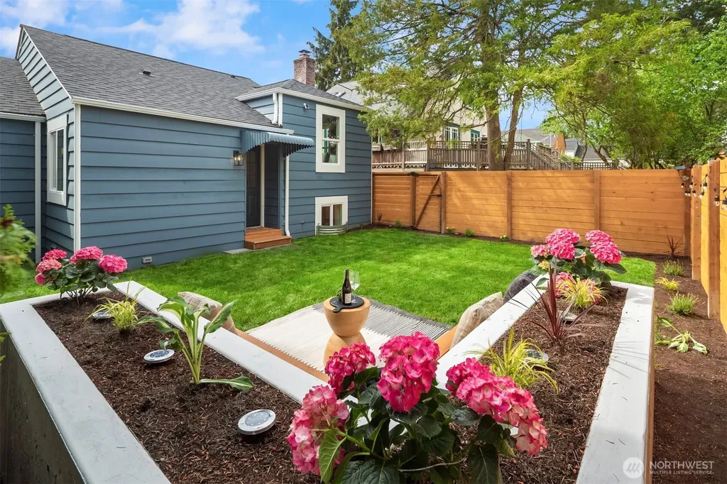 11026 Evanston Avenue N Seattle WA 98133