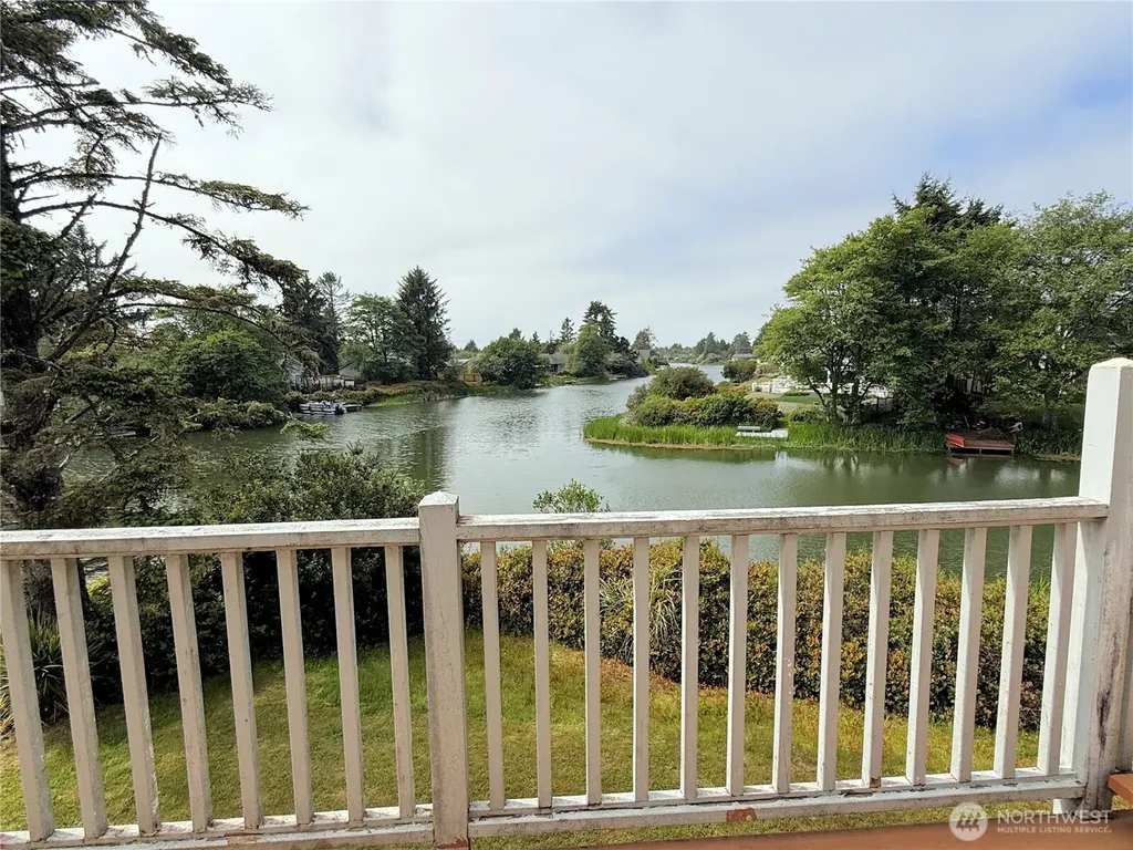665 Skamokawa Court SE Ocean Shores WA 98569
