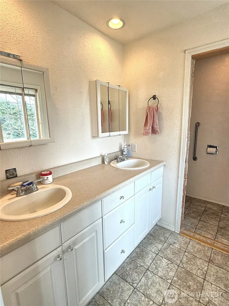 665 Skamokawa Court SE Ocean Shores WA 98569