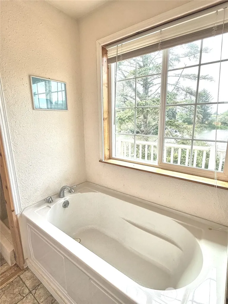 665 Skamokawa Court SE Ocean Shores WA 98569