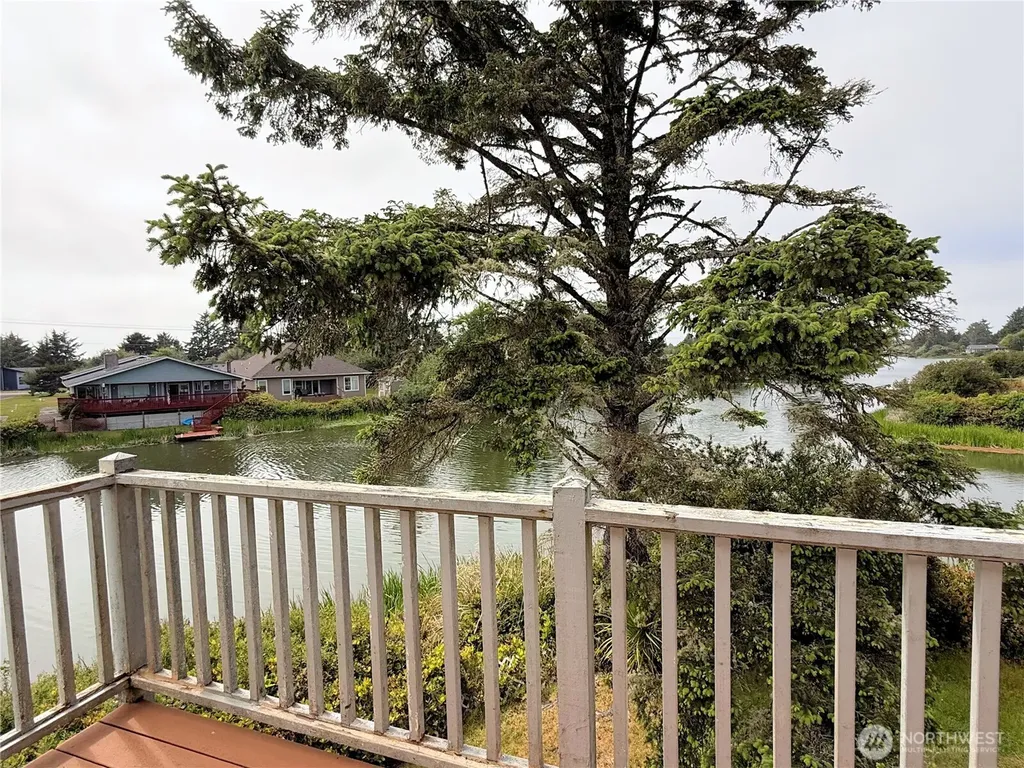 665 Skamokawa Court SE Ocean Shores WA 98569