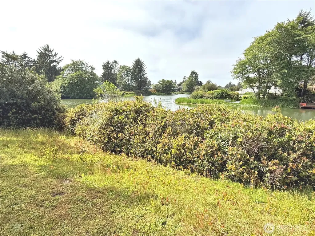665 Skamokawa Court SE Ocean Shores WA 98569