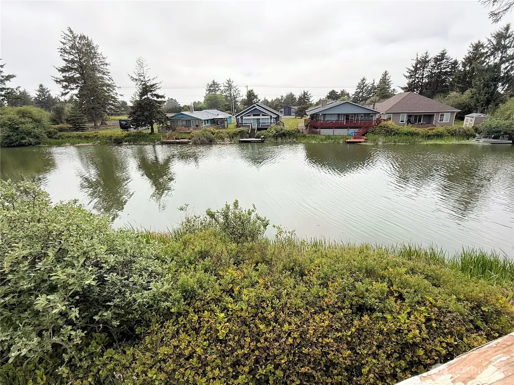 665 Skamokawa Court SE Ocean Shores WA 98569